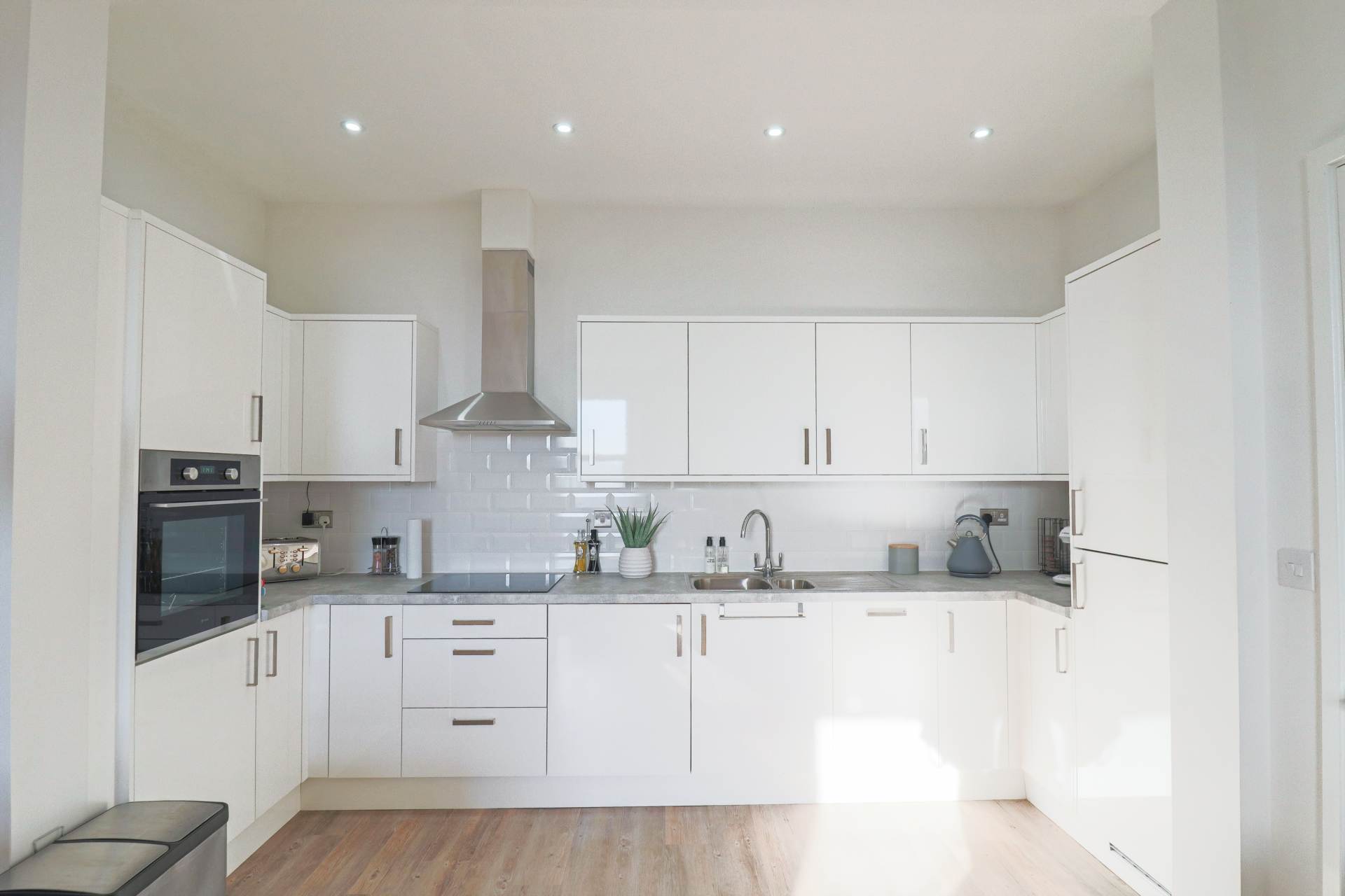 Bristol Road Lower, Modern Hillside Apartment, Image 7