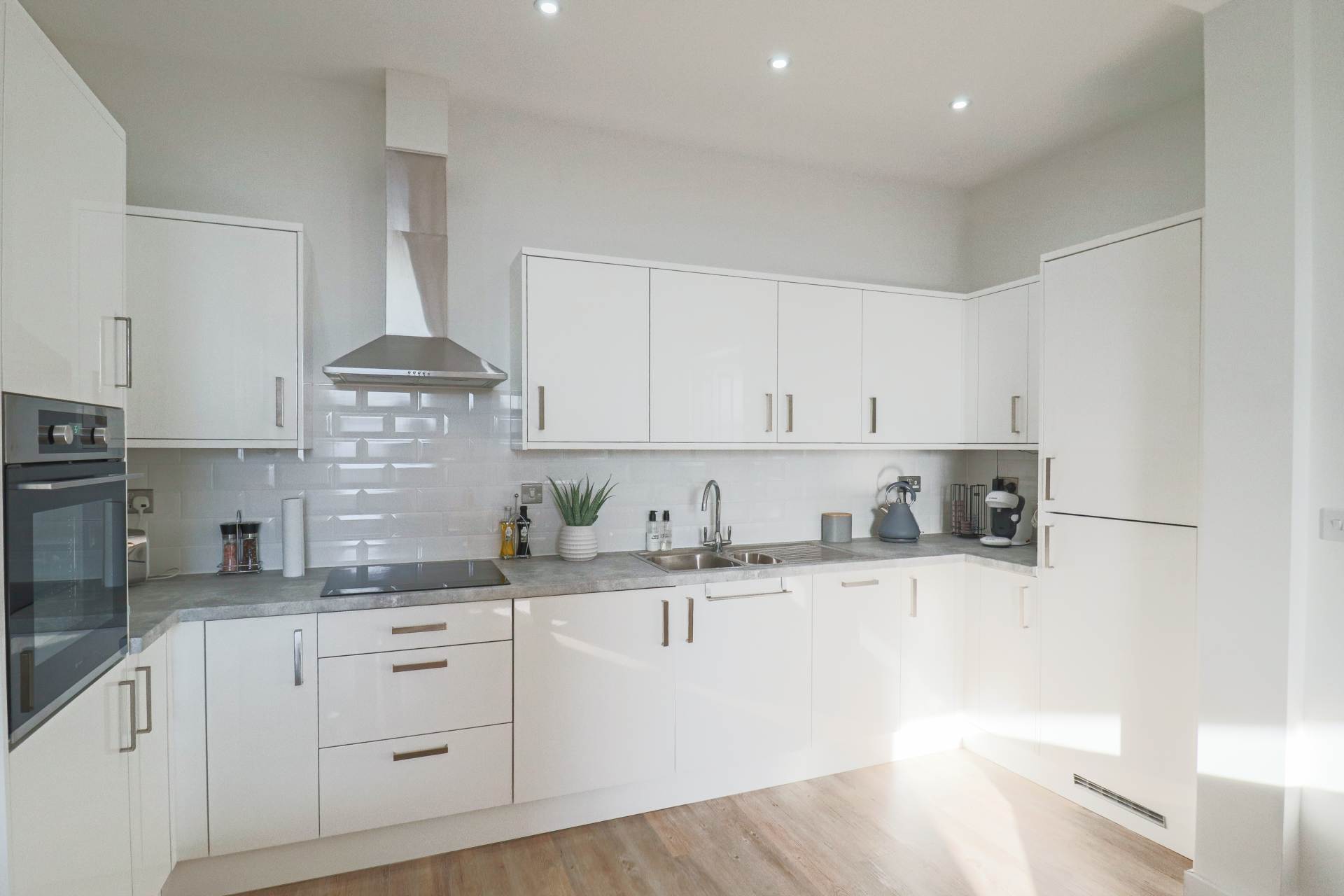 Bristol Road Lower, Modern Hillside Apartment, Image 8