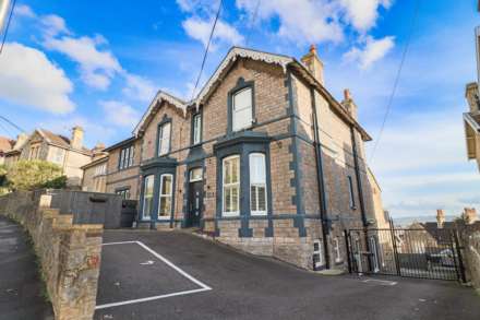 Bristol Road Lower, Modern Hillside Apartment