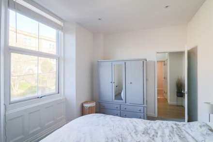 Bristol Road Lower, Modern Hillside Apartment, Image 11