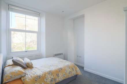 Bristol Road Lower, Modern Hillside Apartment, Image 12