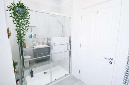 Bristol Road Lower, Modern Hillside Apartment, Image 15