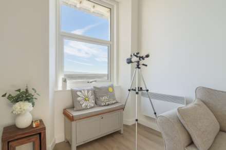 Bristol Road Lower, Modern Hillside Apartment, Image 4