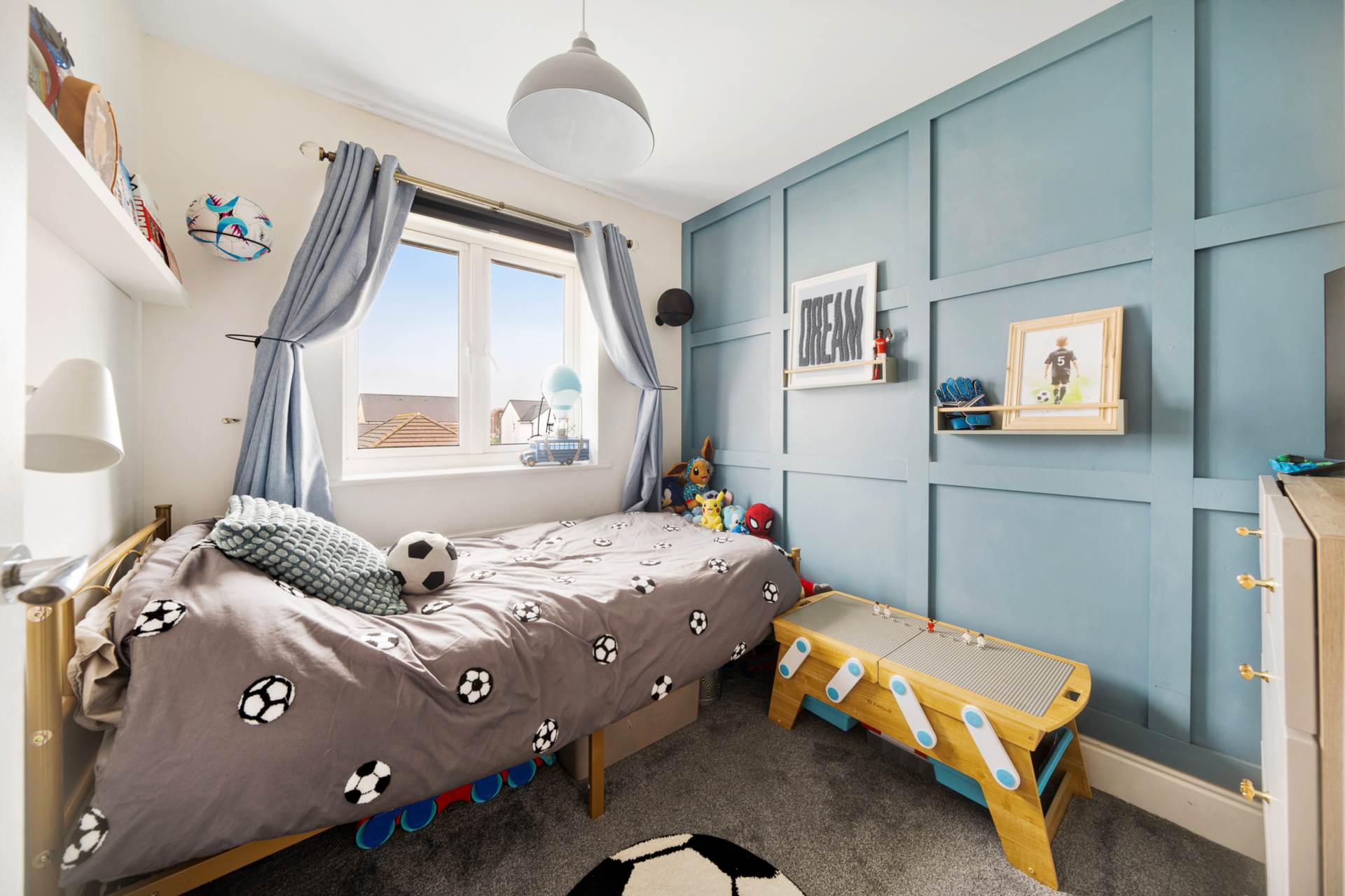 Lincoln Lane, Haywood Village - Stunningly Presented Home, Image 17