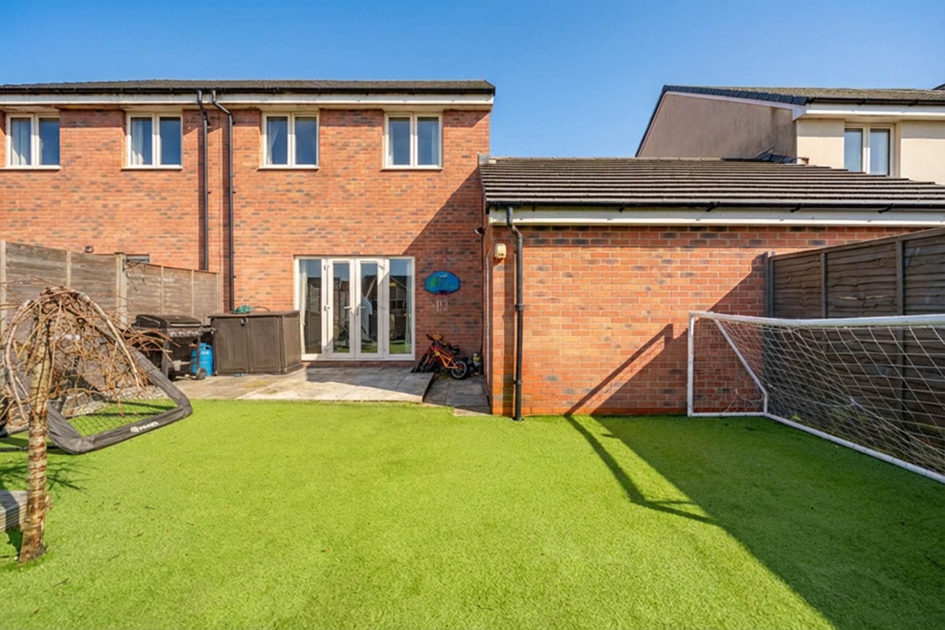 Lincoln Lane, Haywood Village - Stunningly Presented Home, Image 21