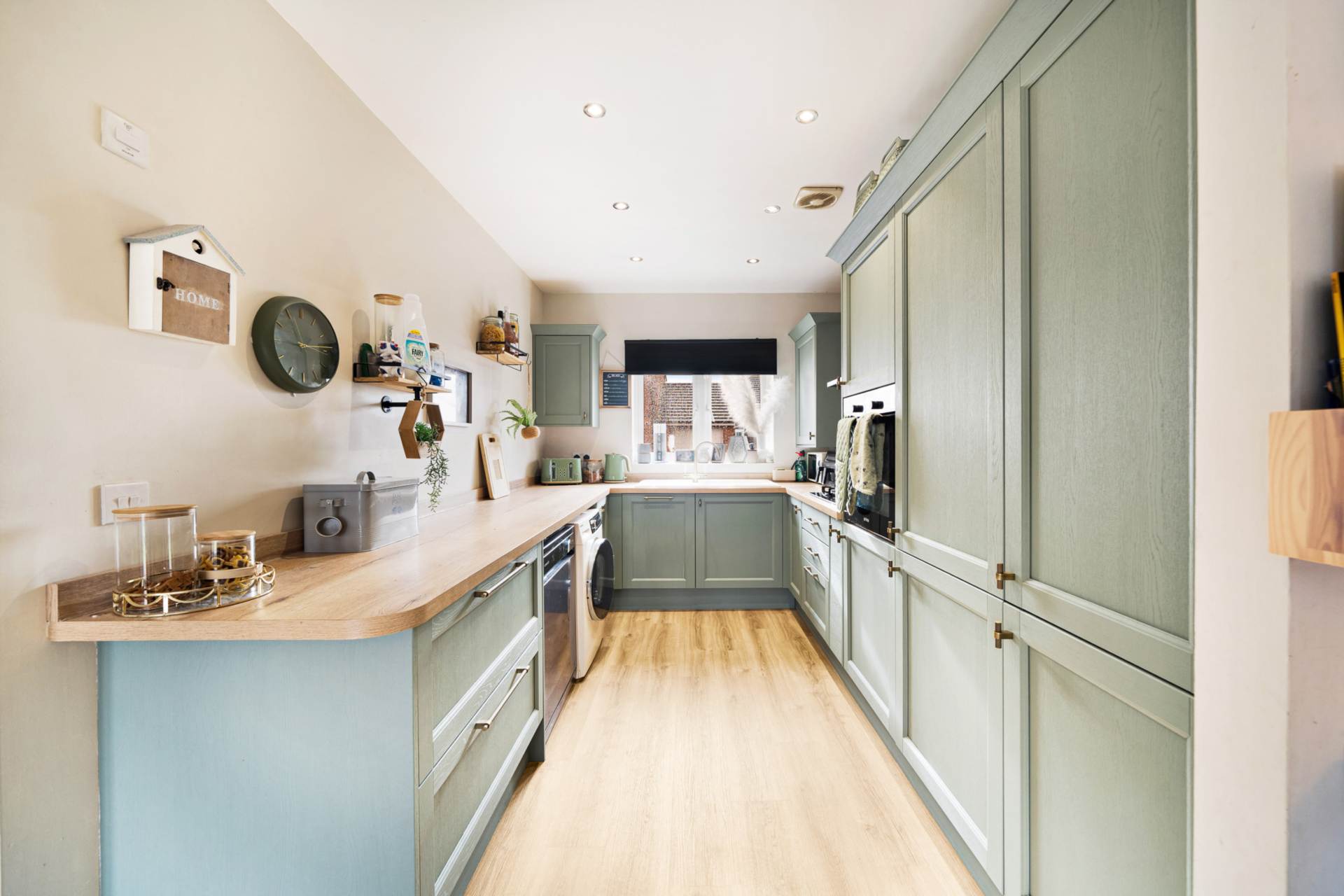 Lincoln Lane, Haywood Village - Stunningly Presented Home, Image 5