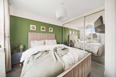 Lincoln Lane, Haywood Village - Stunningly Presented Home, Image 13