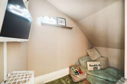 Lincoln Lane, Haywood Village - Stunningly Presented Home, Image 19