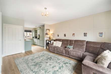 Lincoln Lane, Haywood Village - Stunningly Presented Home, Image 8