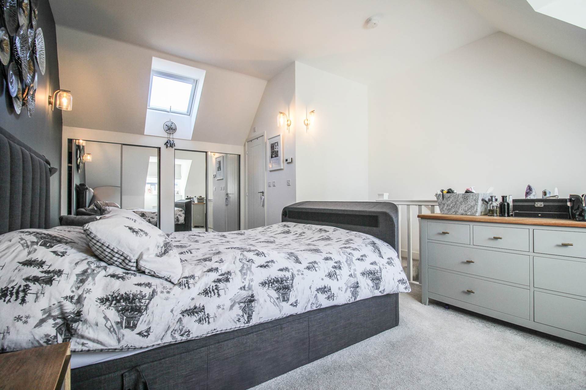 Cowleaze Path, Mead Fields**Immaculately Presented**Garage & Parking**, Image 10