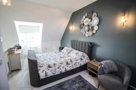 Cowleaze Path, Mead Fields**Immaculately Presented**Garage & Parking**, Image 11