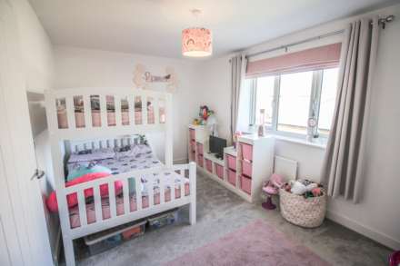 Cowleaze Path, Mead Fields**Immaculately Presented**Garage & Parking**, Image 15