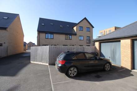 Cowleaze Path, Mead Fields**Immaculately Presented**Garage & Parking**, Image 20