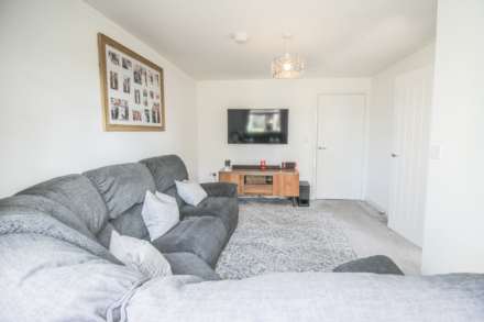 Cowleaze Path, Mead Fields**Immaculately Presented**Garage & Parking**, Image 6