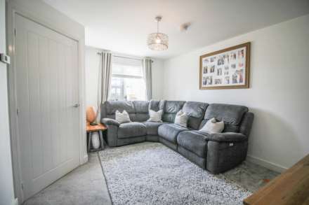 Cowleaze Path, Mead Fields**Immaculately Presented**Garage & Parking**, Image 7