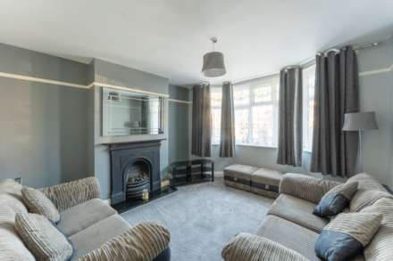 Birchwood Ave, Milton - Extended Family Home, Image 3