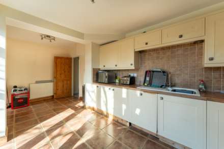Birchwood Ave, Milton - Extended Family Home, Image 6