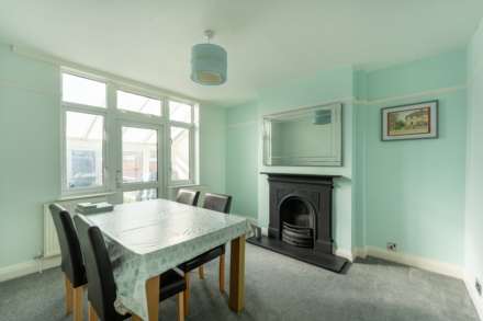 Birchwood Ave, Milton - Extended Family Home, Image 7