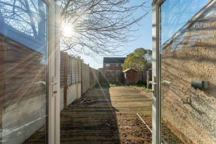 Birchwood Ave, Milton - Extended Family Home, Image 9