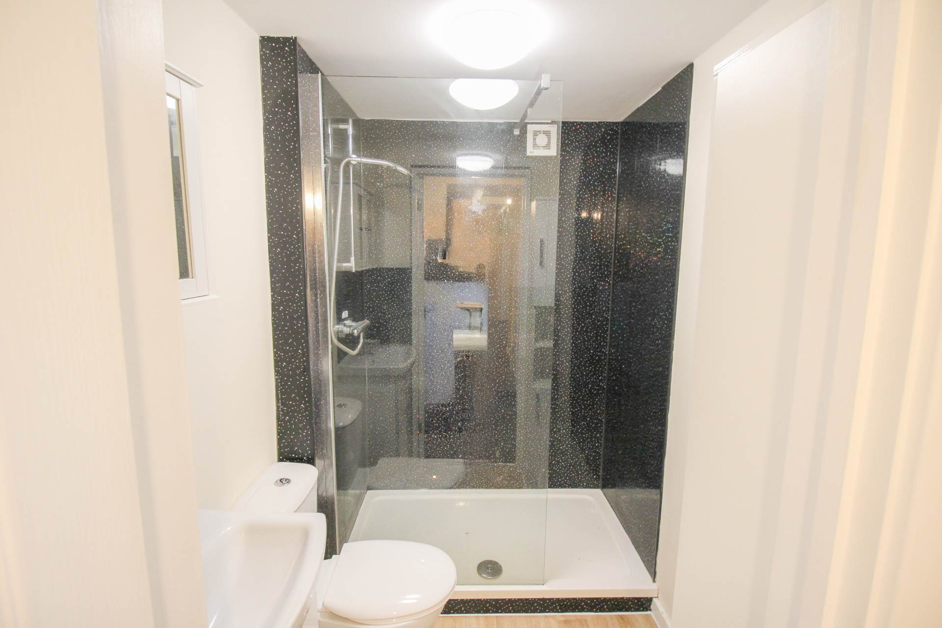 Ashcombe Park Road**Ideal for Dual Occupancy**Investment Potential** 2 x 2 Bedroom Flats, Image 14