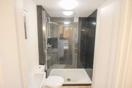 Ashcombe Park Road**Ideal for Dual Occupancy**Investment Potential** 2 x 2 Bedroom Flats, Image 14
