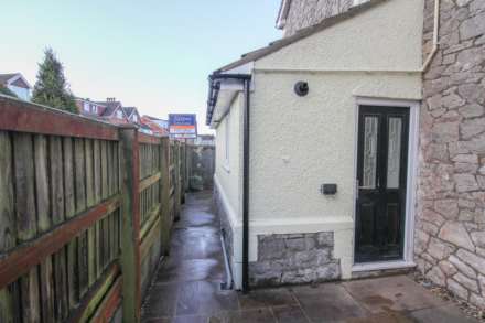 Ashcombe Park Road**Ideal for Dual Occupancy**Investment Potential** 2 x 2 Bedroom Flats, Image 20