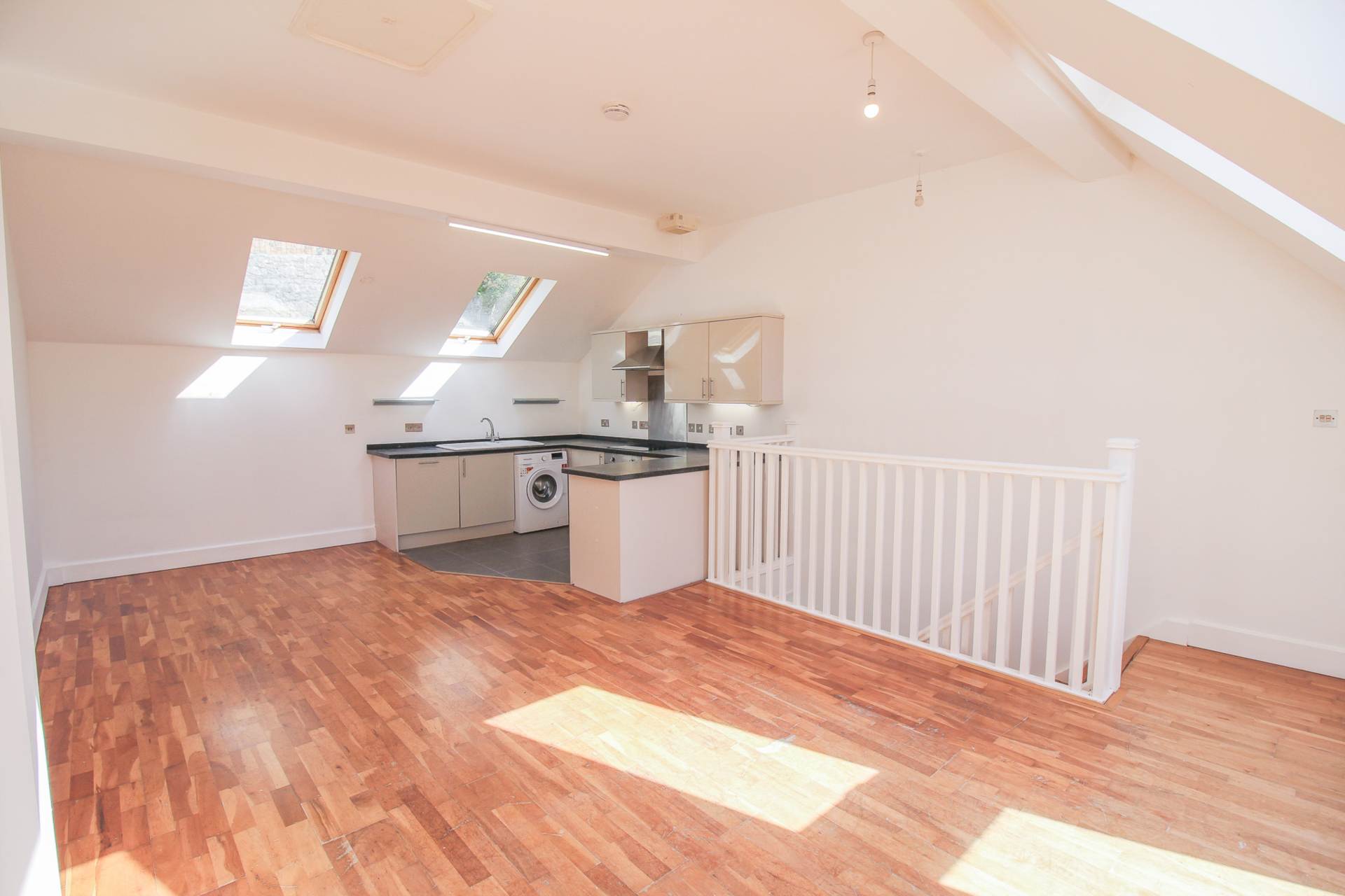 South Road**Duplex Apartment**Priced to Sell**, Image 2