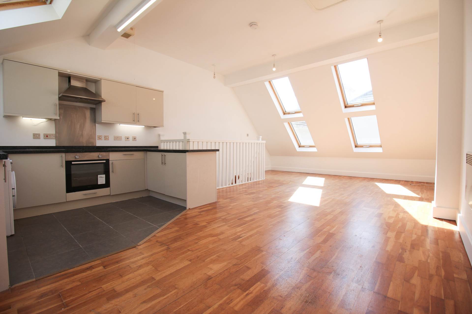 South Road**Duplex Apartment**Priced to Sell**, Image 3
