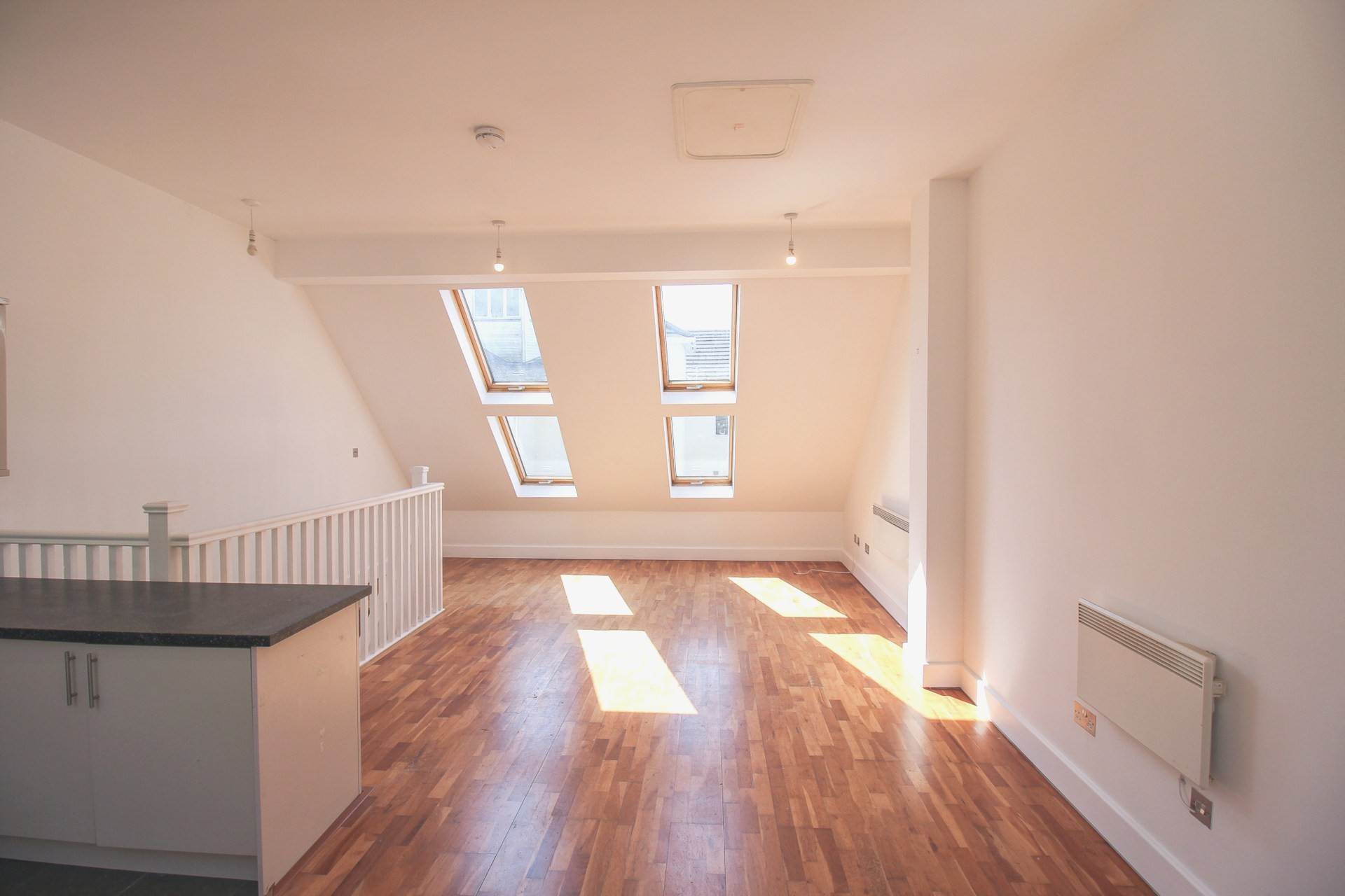 South Road**Duplex Apartment**Priced to Sell**, Image 4