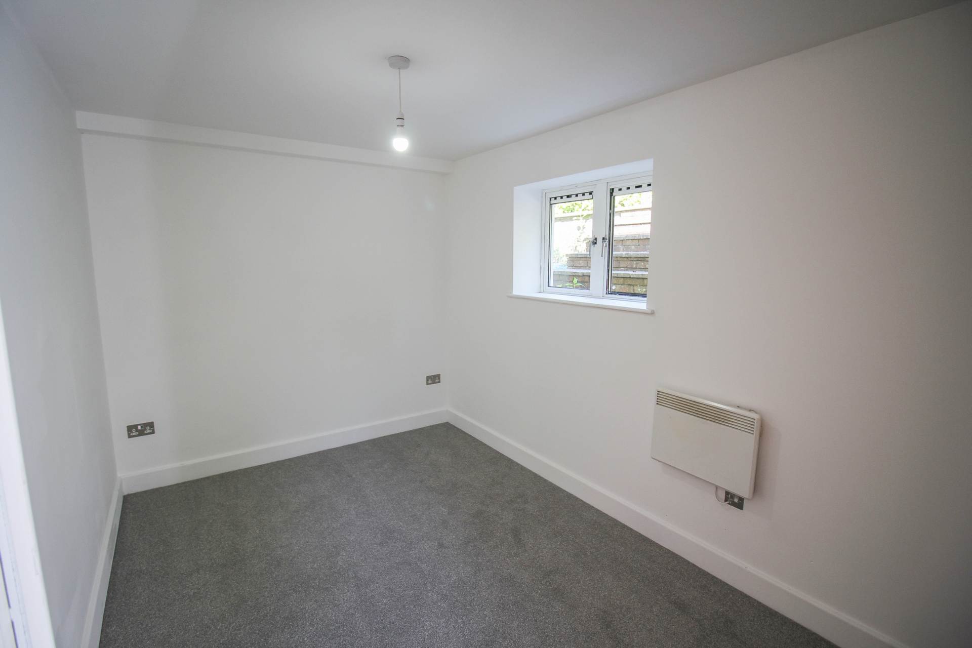South Road**Duplex Apartment**Priced to Sell**, Image 5