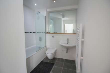 South Road**Duplex Apartment**Priced to Sell**, Image 8