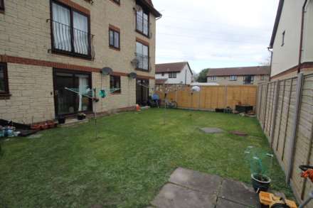 Methwyn Close**Close to Train Station**Two Bedrooms**, Image 7