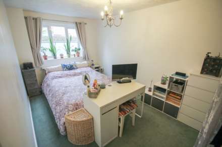 Bransby Way**Fantastic Family Home**Excellent Location**4-5 Bedrooms**, Image 6