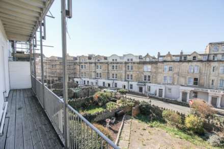 Upper Kewstoke Road**Spacious Ground Floor Flat**Balcony with Sea Views**, Image 10