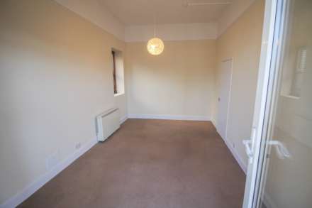 Upper Kewstoke Road**Spacious Ground Floor Flat**Balcony with Sea Views**, Image 6