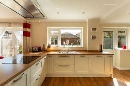 Bluebell Road, Wick St Lawrence - Perfect Family Home, Image 7