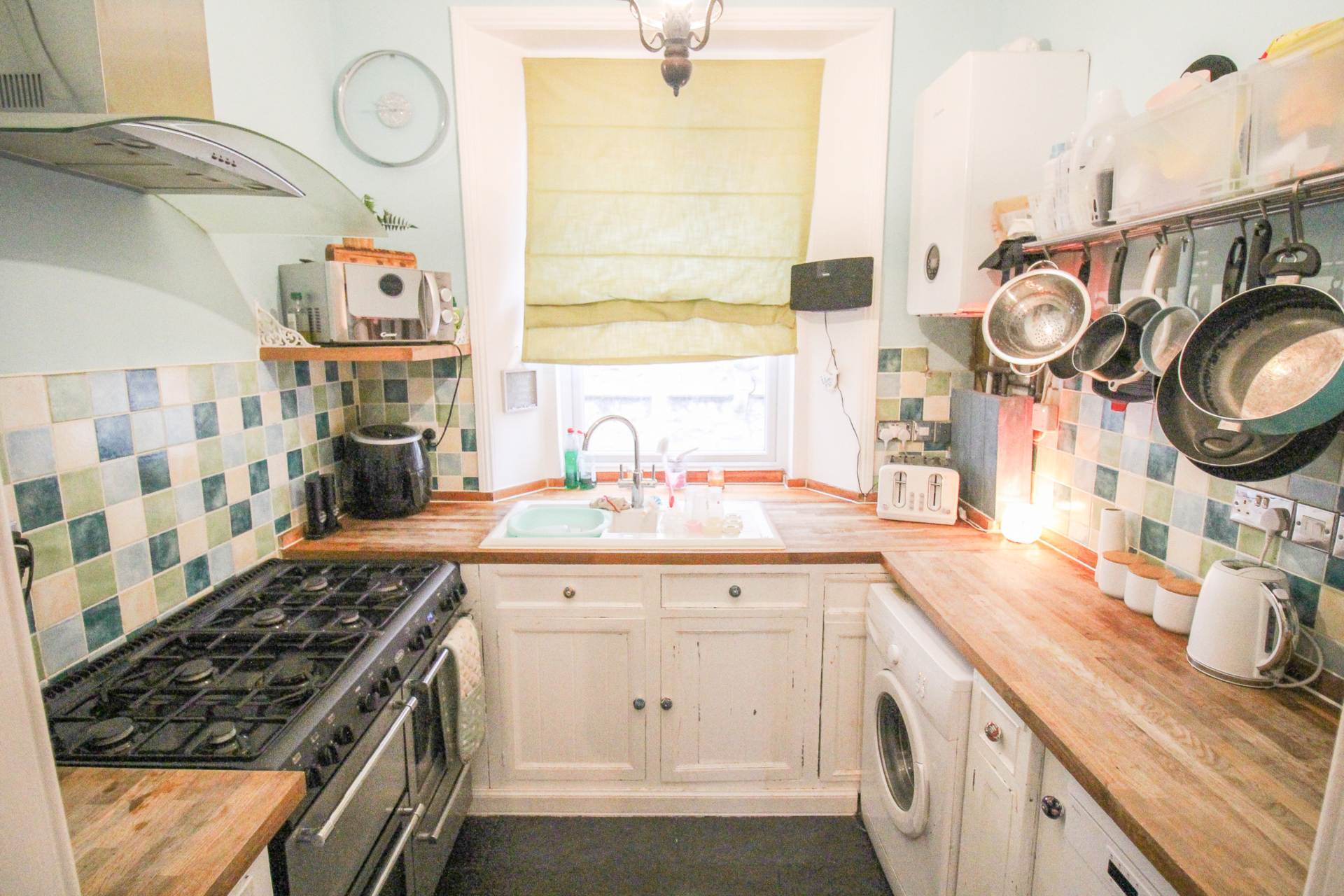 Hillside**3 Double Bedrooms**Sea Views**Super Location**, Image 5