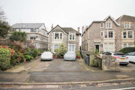 Hillside**3 Double Bedrooms**Sea Views**Super Location**, Image 1