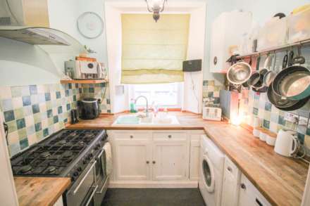 Hillside**3 Double Bedrooms**Sea Views**Super Location**, Image 5