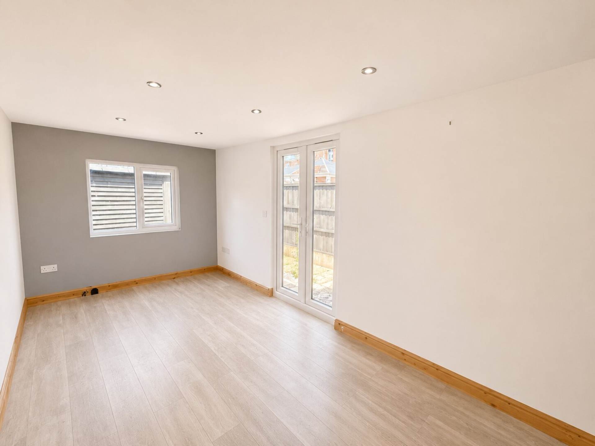 Nin Court, Worle, Image 9