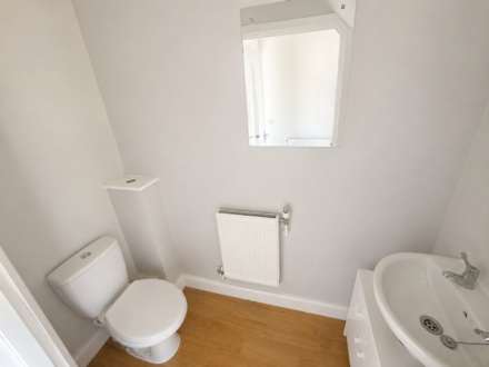 Nin Court, Worle, Image 15