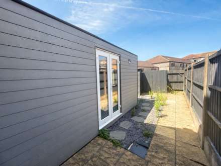 Nin Court, Worle, Image 5