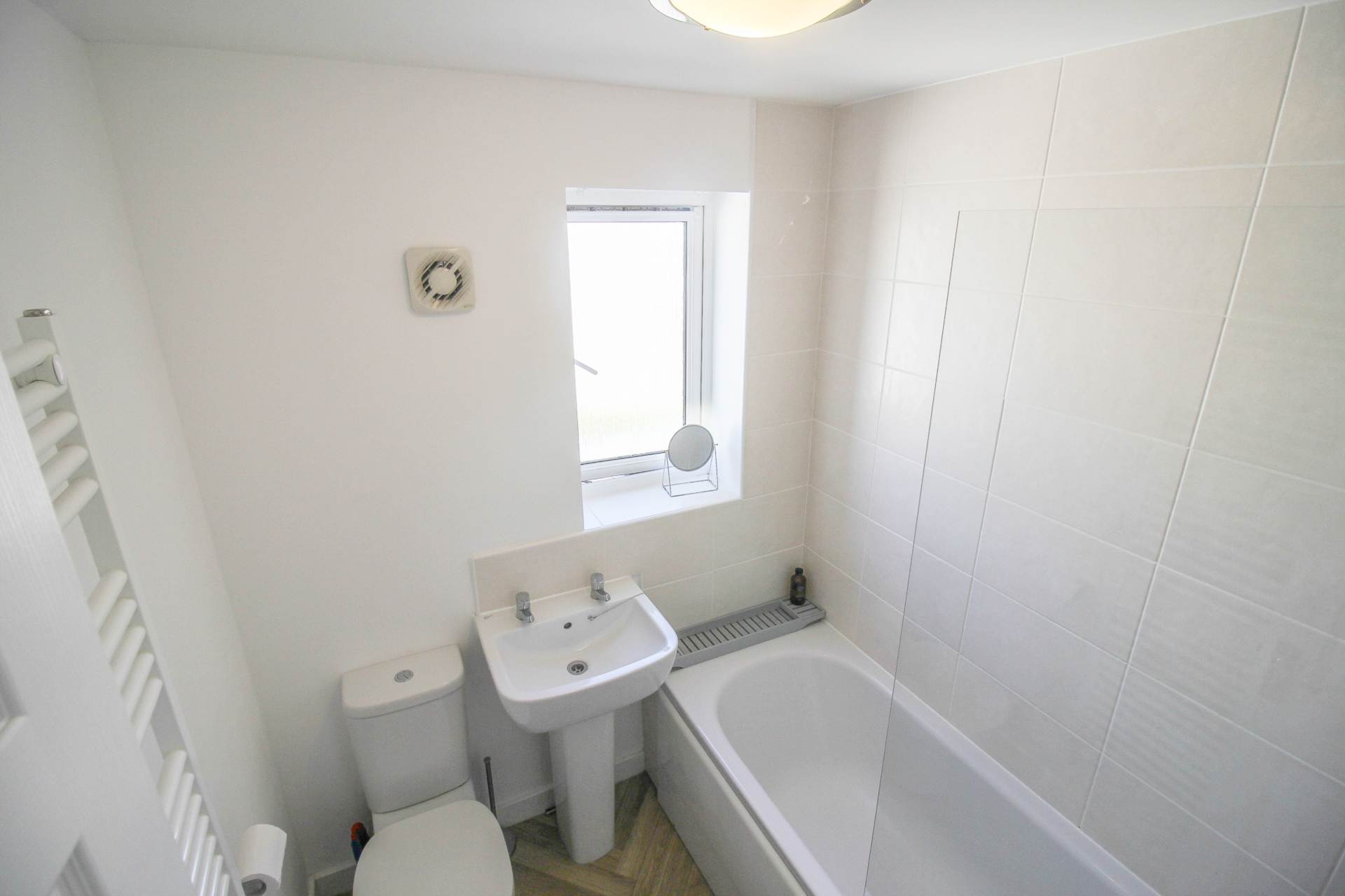 Diamond Batch**Worle**Beautifully Presented**Large Garden**, Image 17