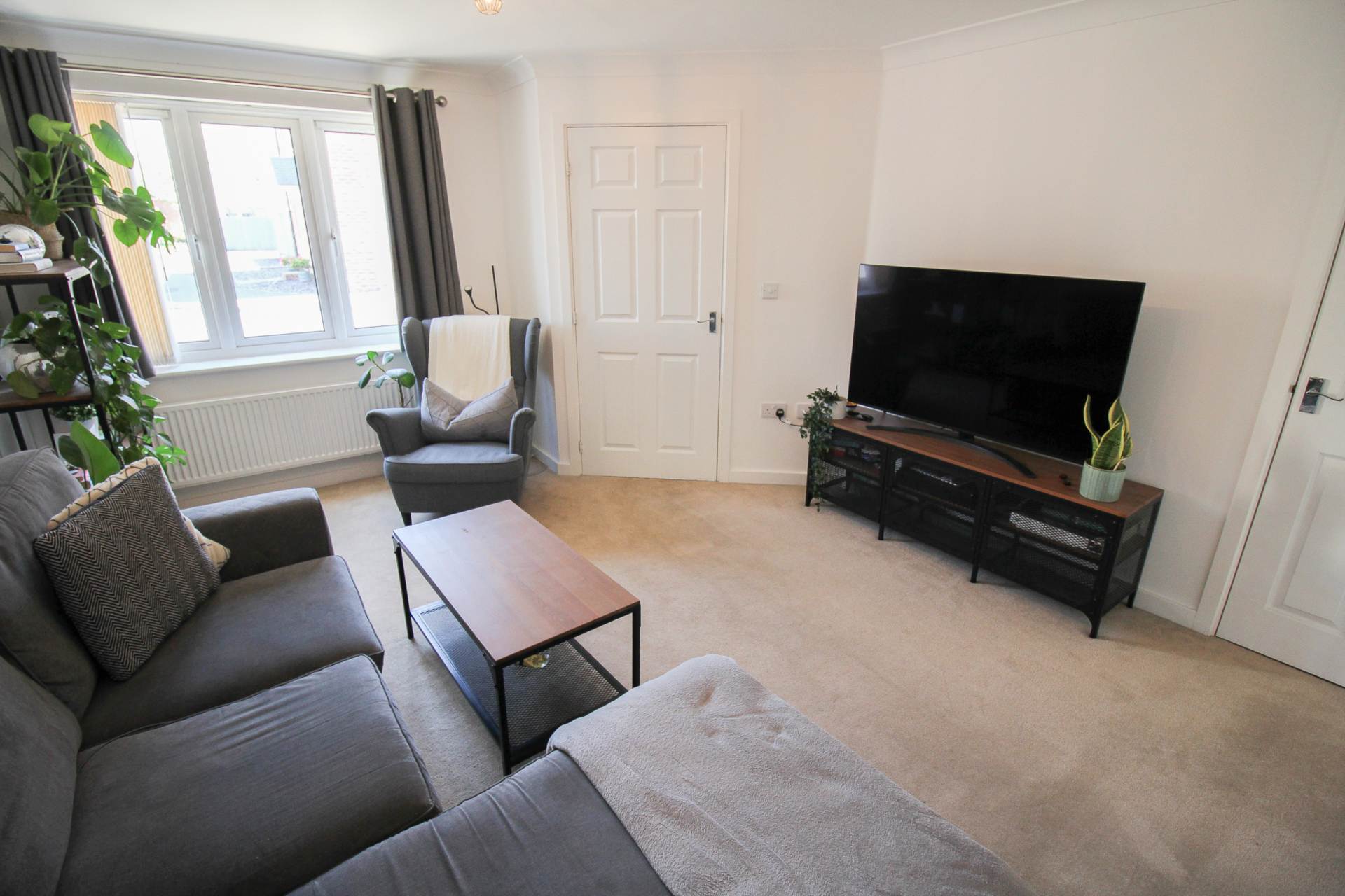 Diamond Batch**Worle**Beautifully Presented**Large Garden**, Image 8