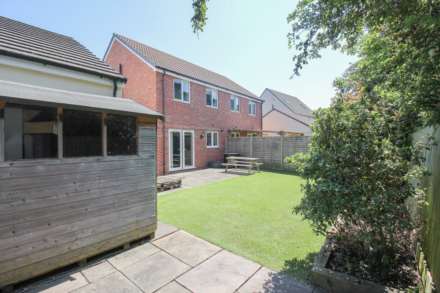 Diamond Batch**Worle**Beautifully Presented**Large Garden**, Image 2