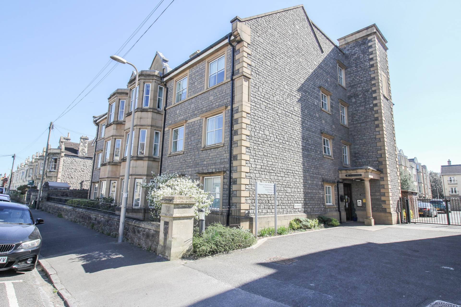 Pegasus Lodge**Beautifully Presented**Over 60's**2 Minutes to Beach**, Image 1