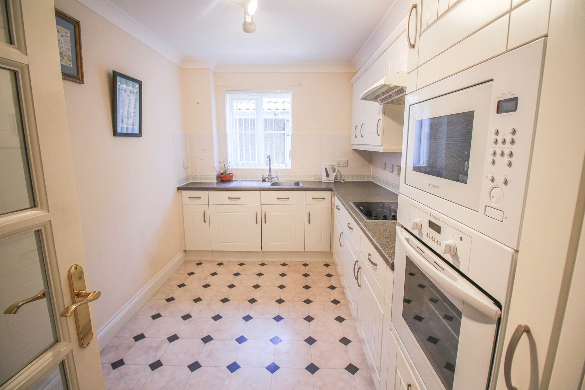 Pegasus Lodge**Beautifully Presented**Over 60's**2 Minutes to Beach**, Image 6