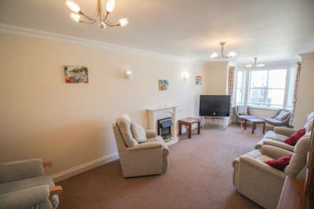 Pegasus Lodge**Beautifully Presented**Over 60's**2 Minutes to Beach**, Image 4
