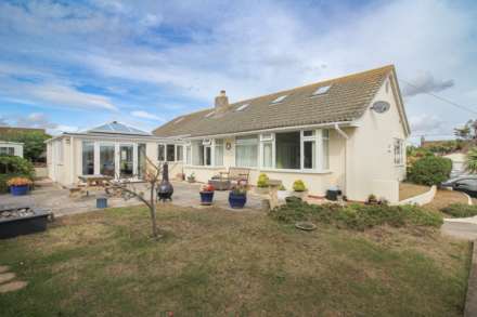 Brean**Absolutely Stunning**Ideal for Dual Occupancy**1 Minute to Beach**