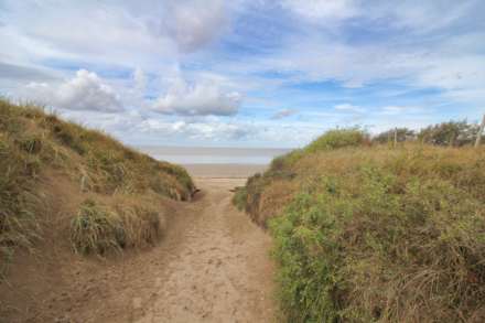 Brean**Absolutely Stunning**Ideal for Dual Occupancy**1 Minute to Beach**, Image 2